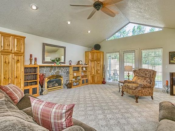 4th image of 340 Lloyellen Dr