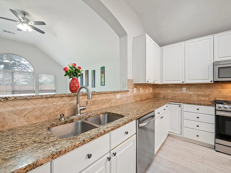 3517 Arbor Creek Ln — Photo 15