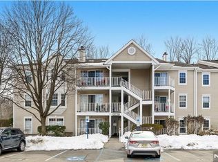128 Raintree Ln, Mahwah, NJ 07430