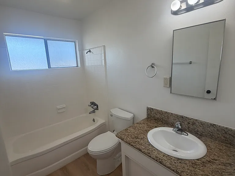 833 Bonita Ave — Photo 11