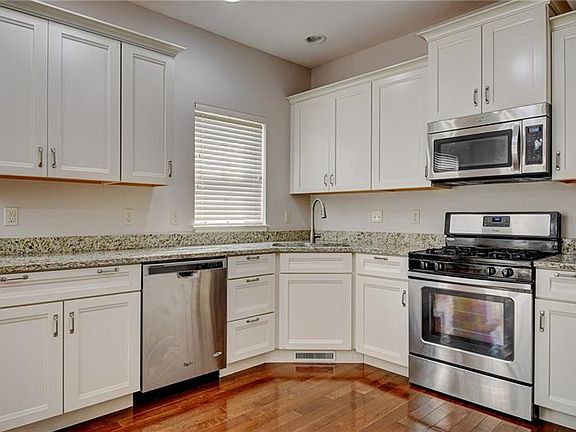 4th image of 3835 Goldie Ln