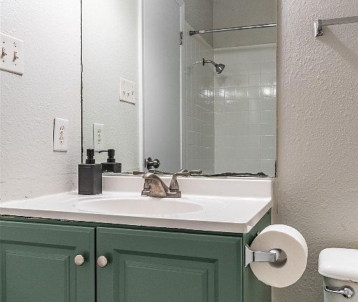 3rd image of 1212 Bonnie Brae St #1212A