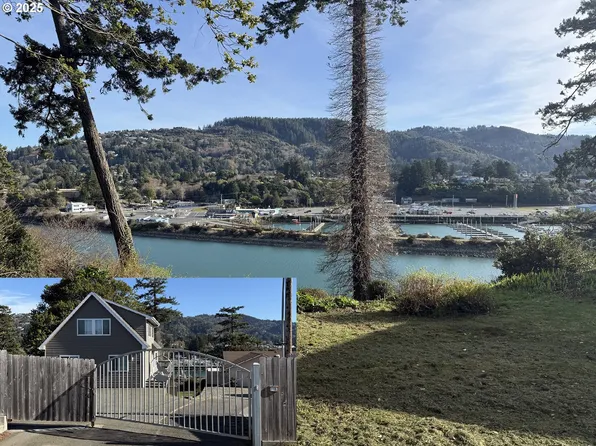 322 Del Norte Ln, Brookings, OR 97415