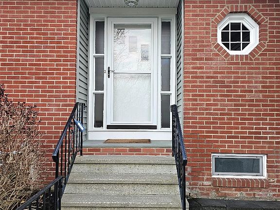 3rd image of 83 Aldrich Ave