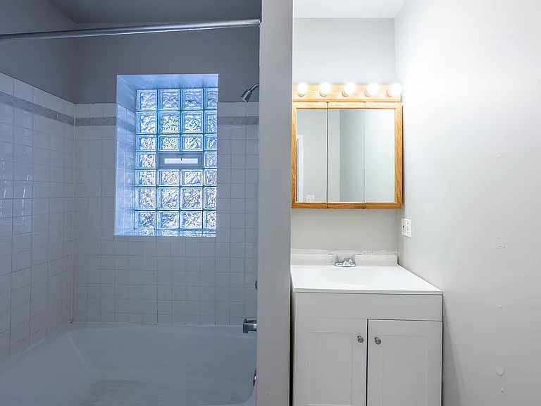 6211 S Woodlawn Ave #B — Photo 9