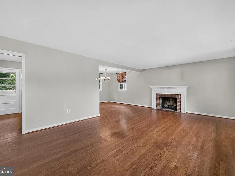 7011 Sea Cliff Rd — Photo 4