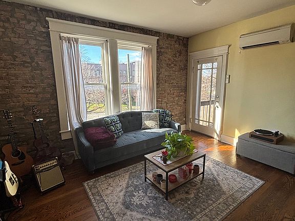 2nd image of 2120 Belmont Blvd APT A4