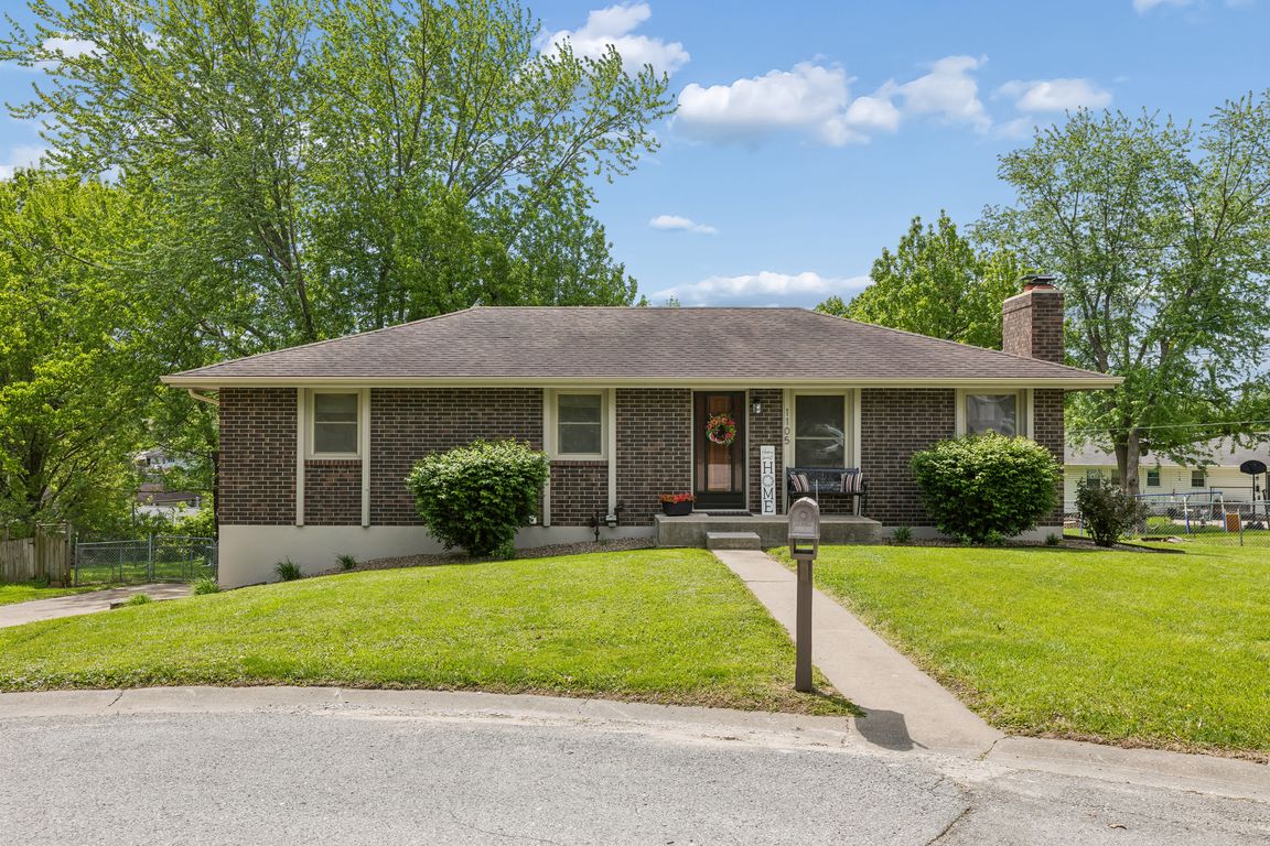 8726 - 1105 Williams St_001.jpg