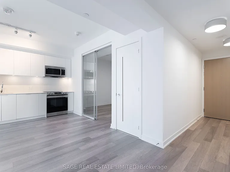 357 King St W #2109 — Photo 14