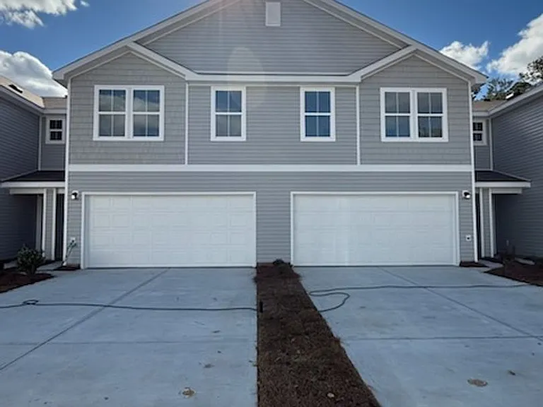 227 Yolanda Dr — Photo 3