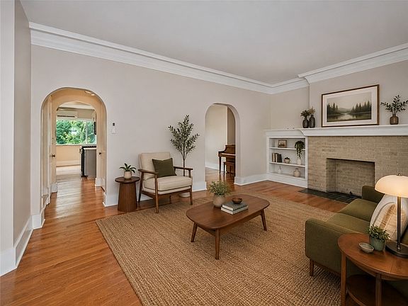 4th image of 4020 Saline St
