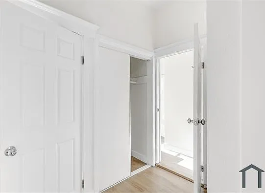 1618 E Vernon Ave — Photo 9