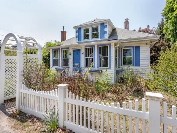 723 Pleasant St, Canton, MA 02021