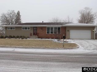 1649 Frederiksen St, Fremont, NE 68025