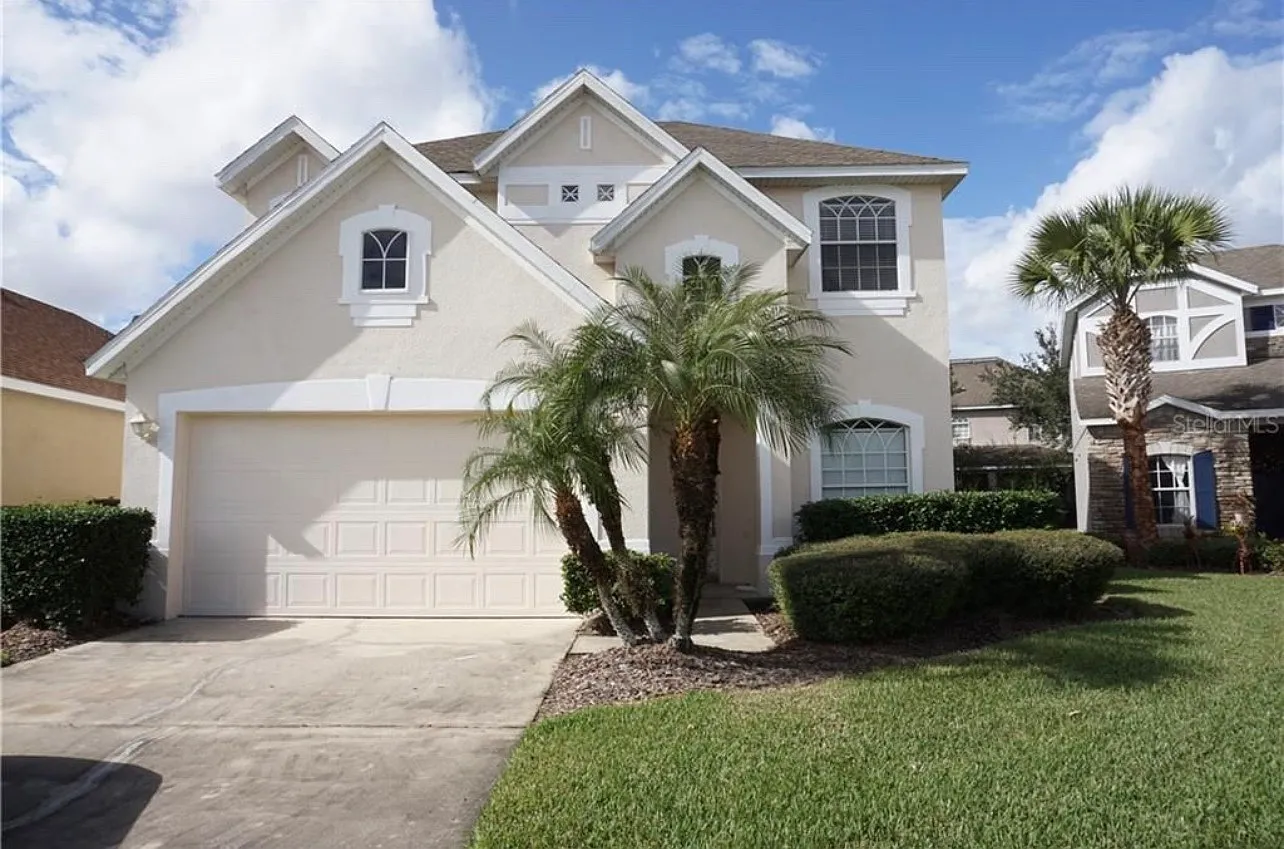 3 bed, 2.5 bath, 2201 sqft, $2,400 — Photo 1