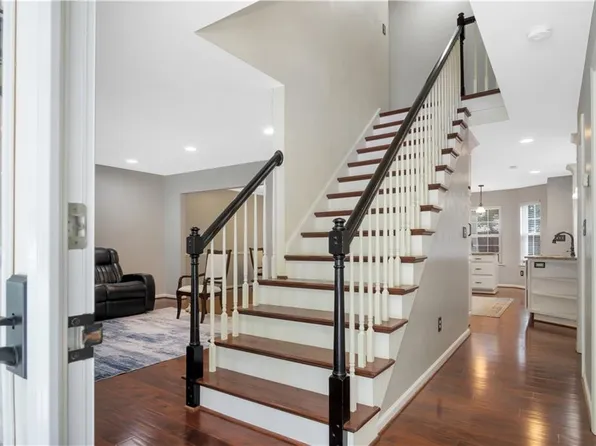 349 Rivers Ridge Cir, Newport News, VA 23608