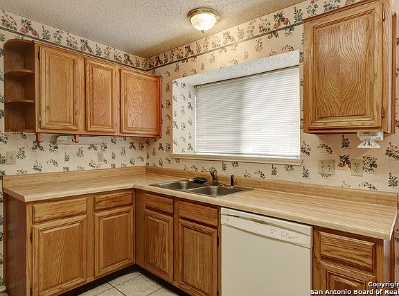 5th image of 1016 Jasper Hill Ln