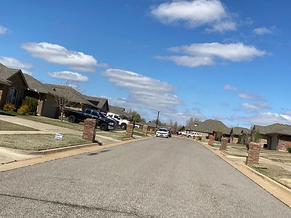 4th image of 1120 Chestnut Creek Dr