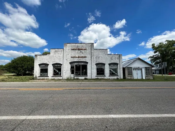 104 N Maple St, Dana, IN 47847