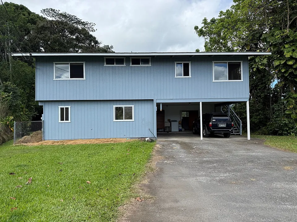 156 Kaumana Dr