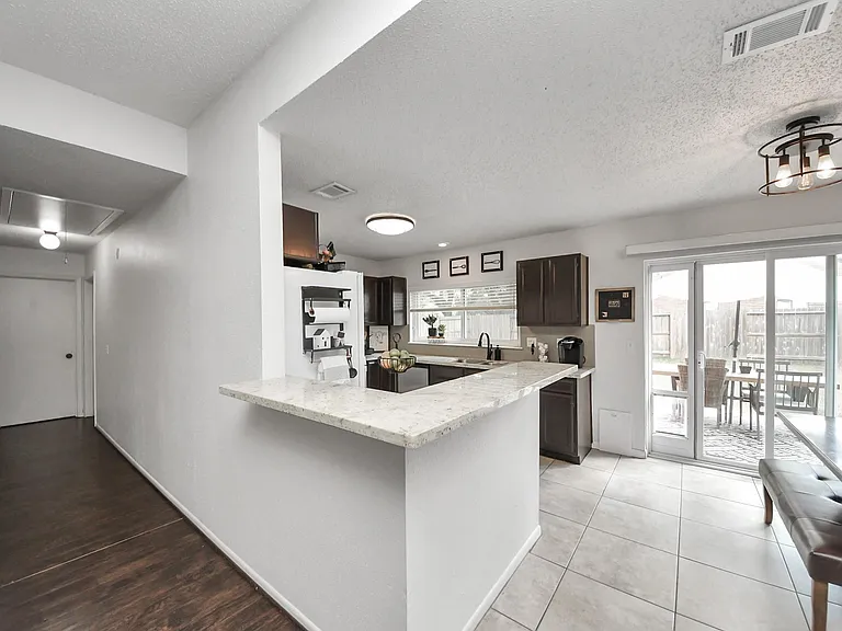 22638 Powell House Ln — Photo 11