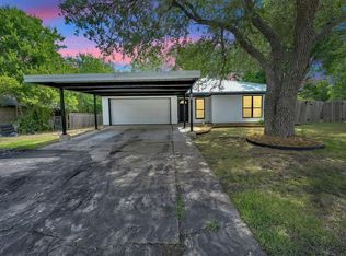 102 Leigh Anne St, Huntsville, TX 77320