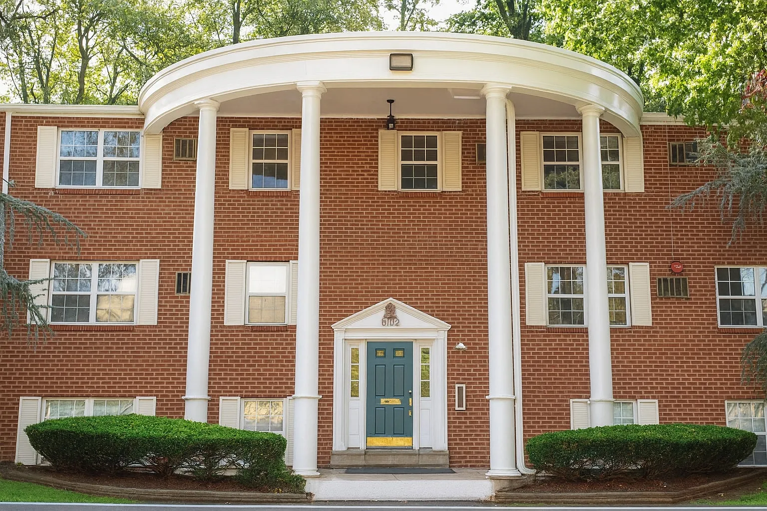 Parkside Manor — Photo 1