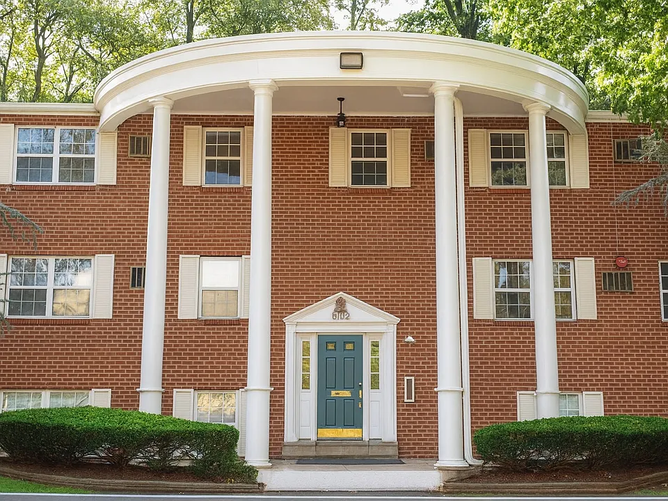 Parkside Manor