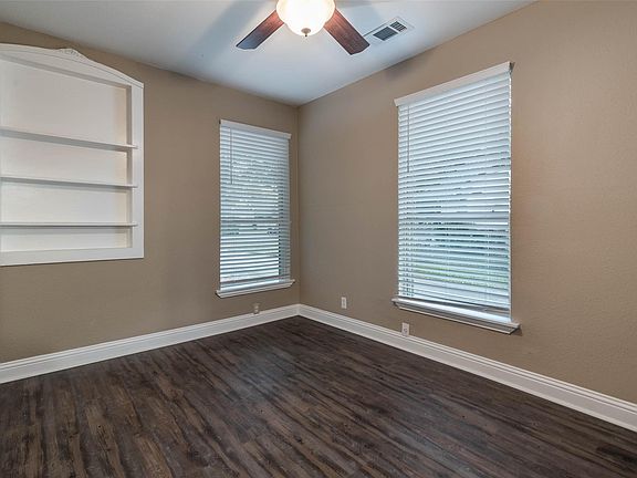 2nd image of 1416 S Travis St #3
