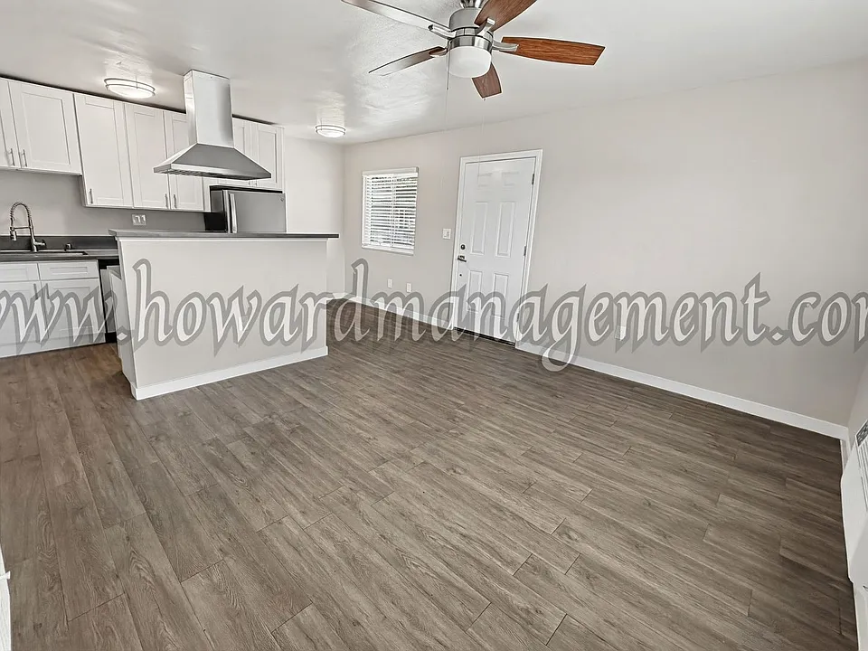 11415 Venice