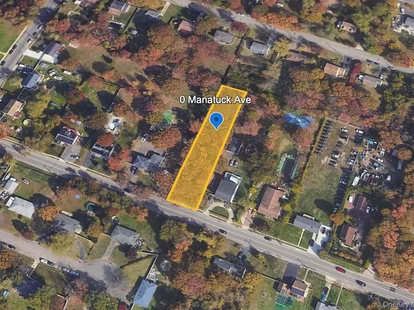 Manatuck Boulevard, Bay Shore, NY 11706