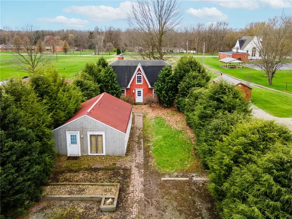 1946 State Route 208, Pulaski, PA 16143