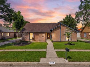 15226 Windy Cove Dr, Houston, TX 77095