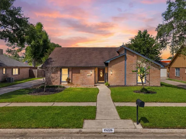 15226 Windy Cove Dr, Houston, TX 77095