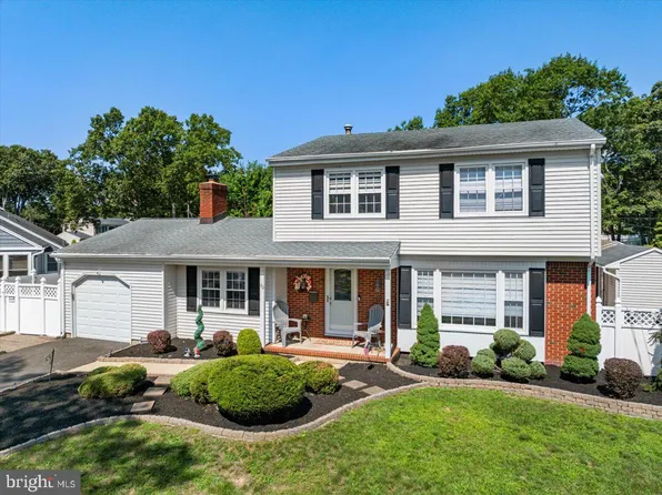 60 Glenmere Dr, Brick, NJ 08724