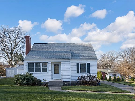 2nd image of 704 California Dr