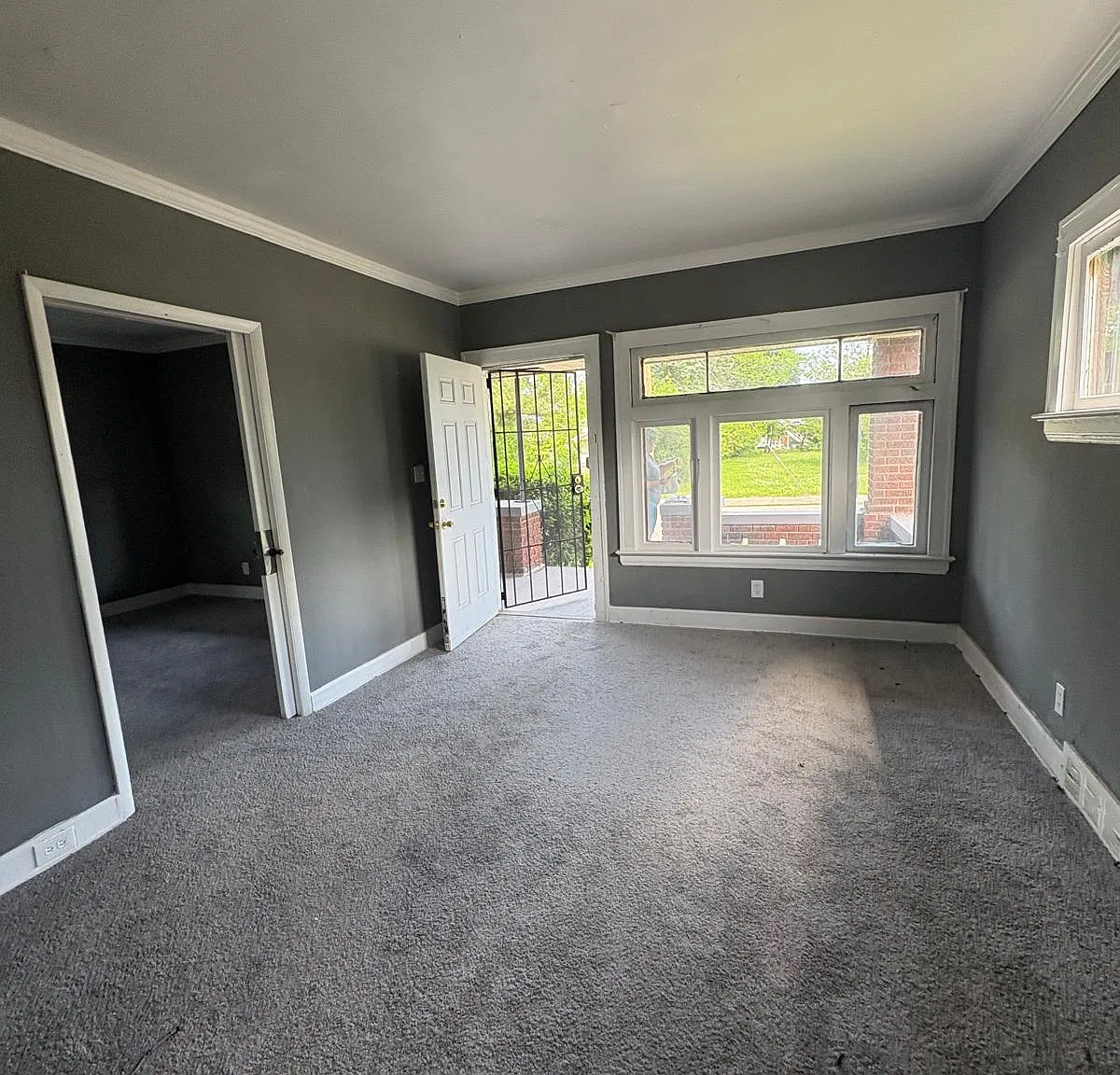 12316 Gay Ave — Photo 2