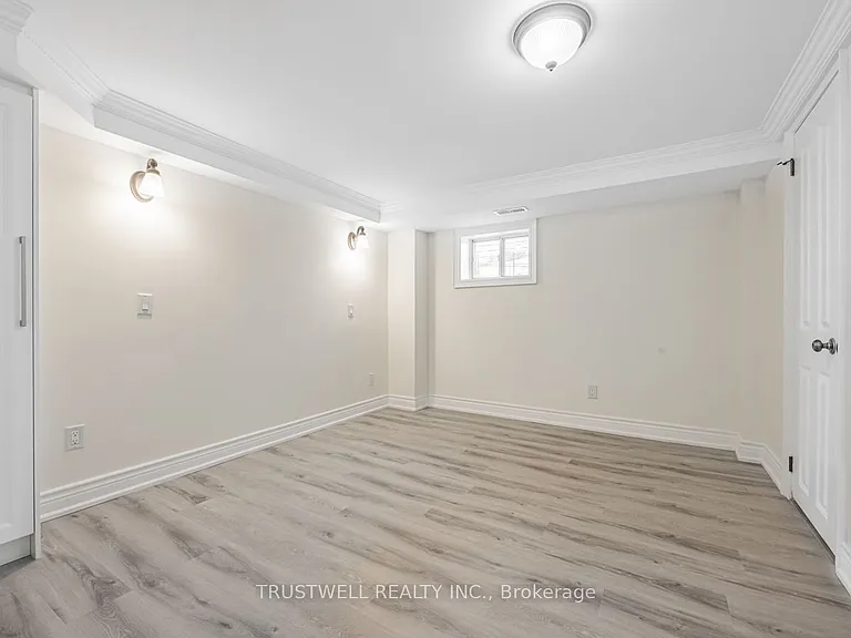 90 Galt Ave #C — Photo 7