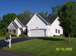 9 N Point Dr, Cohoes, NY 12047