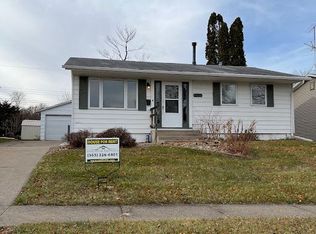2920 N Lincoln Ave, Davenport, IA 52804