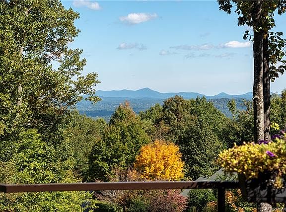 5th image of 404 Hardwood Summit Dr