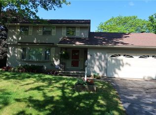 61 Twilight Dr, Irondequoit, NY 14617