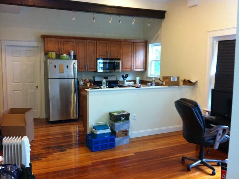 2nd image of 373 Broadway