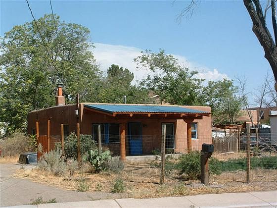 1st image of 2916 Sierra Vista St NW