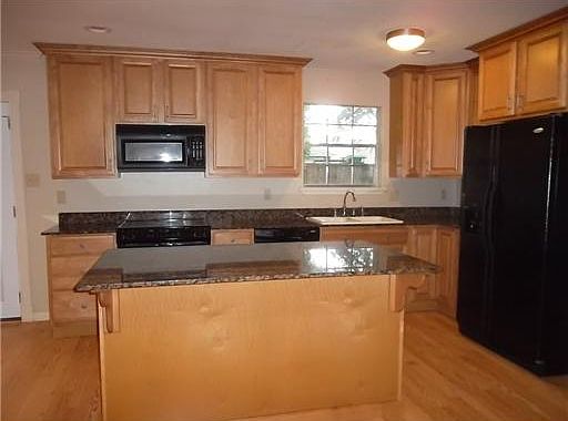 5th image of 401 Mose Dr