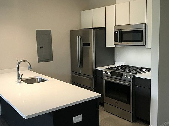 5th image of 1022 Hancock St Unit 110