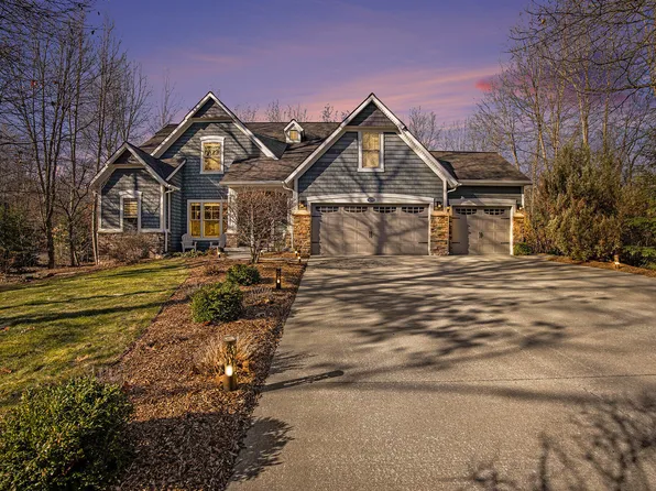 9299 Bay Harbor Ct NE, Rockford, MI 49341