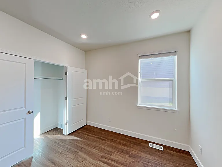 2992 S Village Dr — Photo 13
