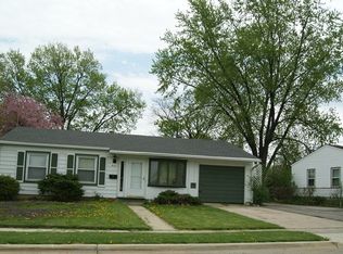 435 Holden Ave, Romeoville, IL 60446