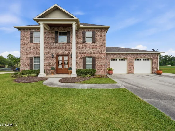 707 Hummingbird Ln, New Iberia, LA 70560